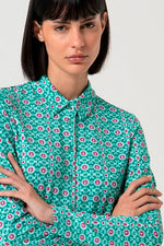 Cargar imagen en el visor de la galería, Camisa elastica kavi turquesa
