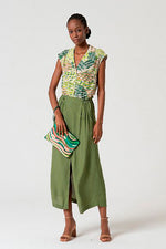Cargar imagen en el visor de la galería, Blusa orbu verde
