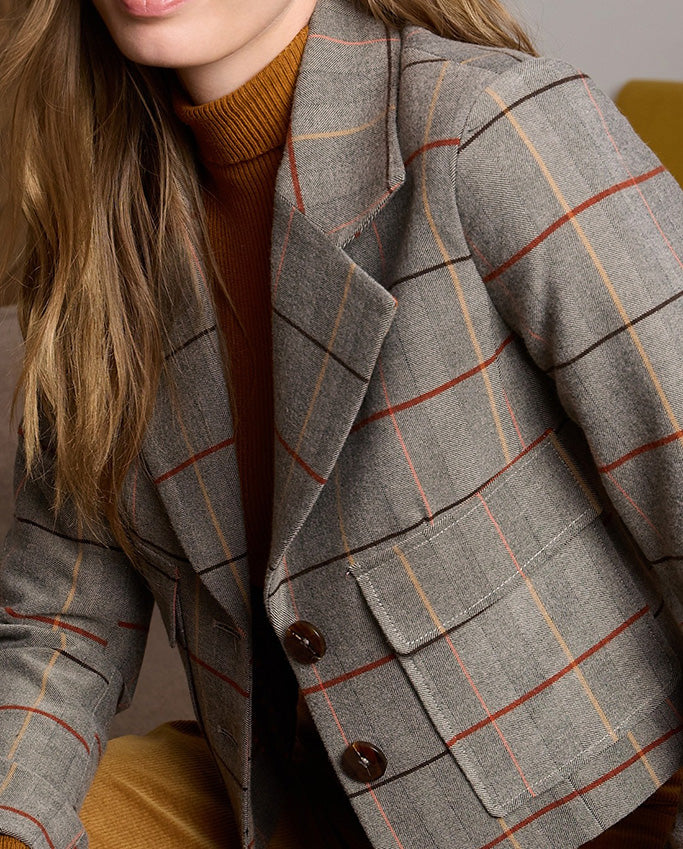 Americana corta nicu camel