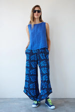 Cargar imagen en el visor de la galería, Blusa lino ana azul
