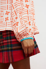 Cargar imagen en el visor de la galería, Camisa Magia rojo
